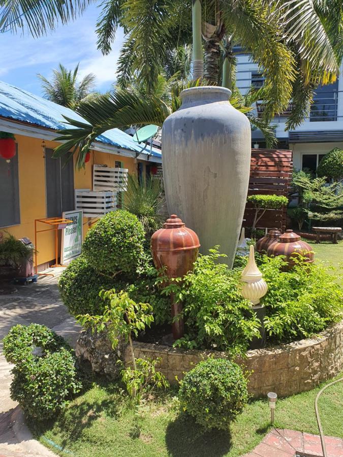 L & M Hearthstones Lodge Oslob Luaran gambar