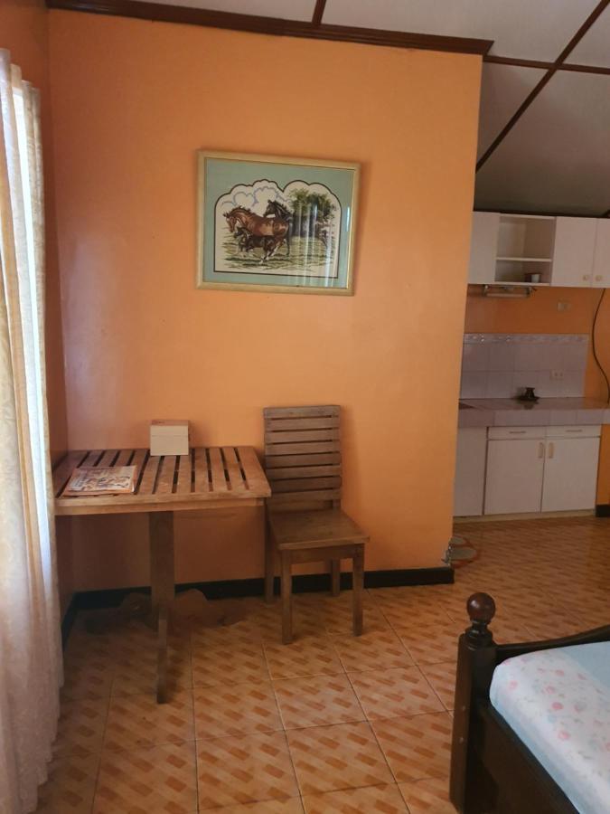L & M Hearthstones Lodge Oslob Luaran gambar