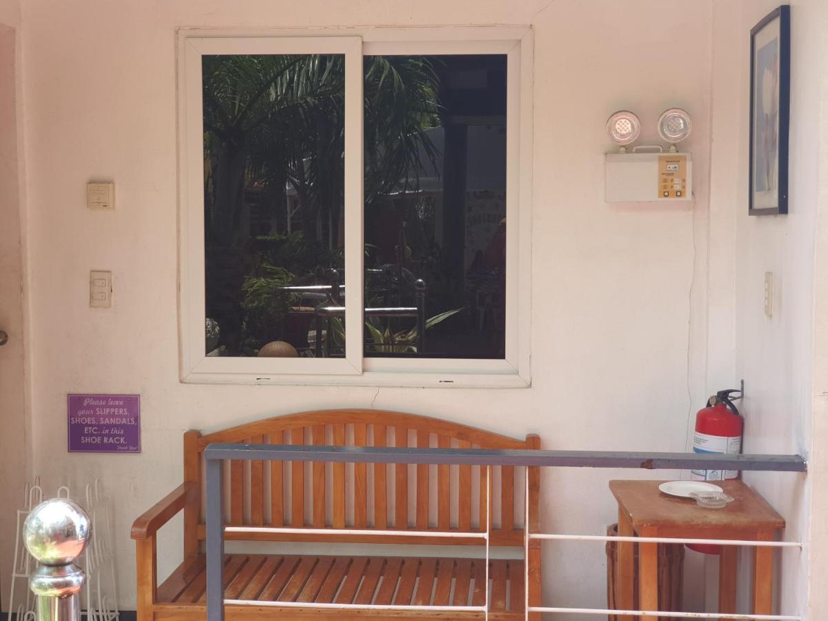 L & M Hearthstones Lodge Oslob Luaran gambar