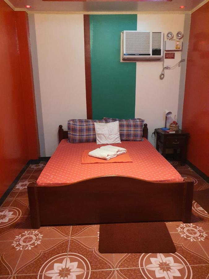 L & M Hearthstones Lodge Oslob Luaran gambar