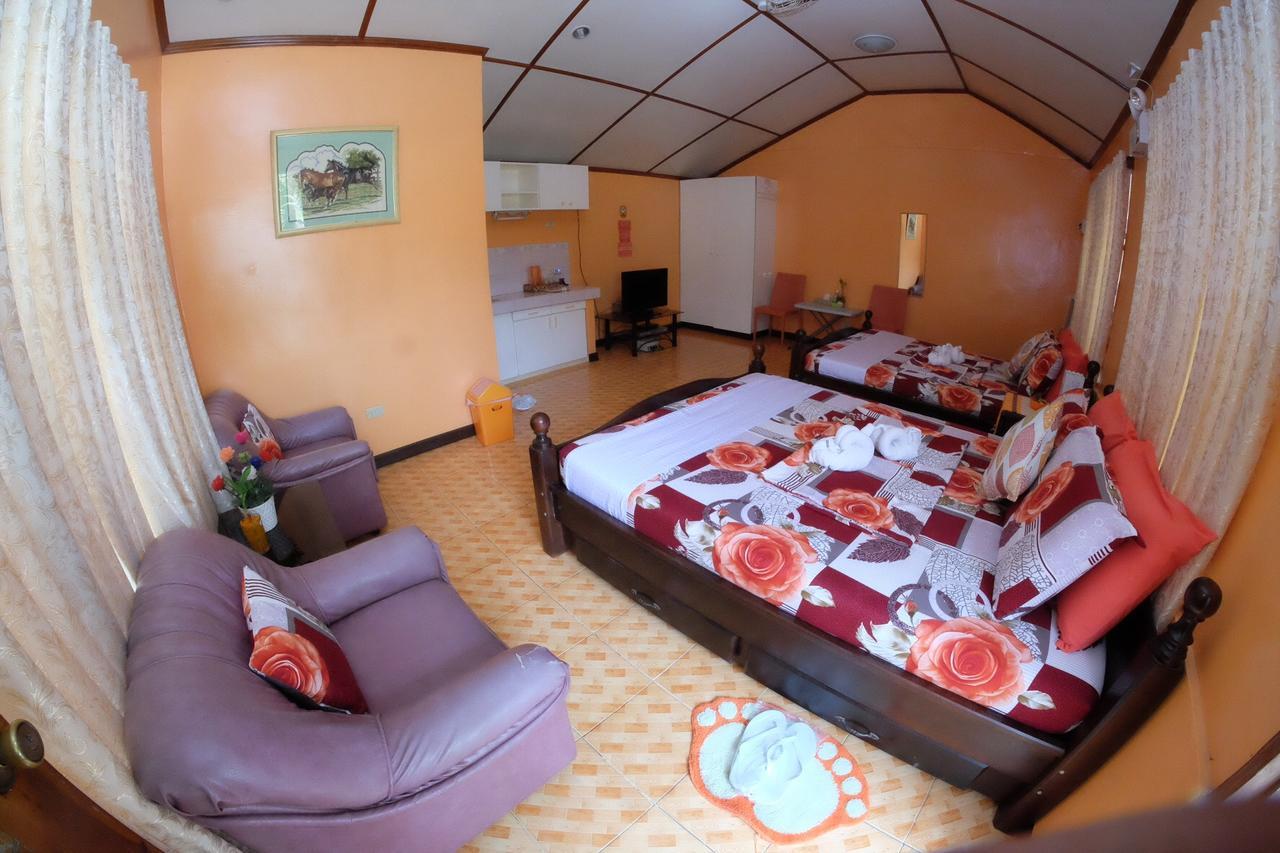 L & M Hearthstones Lodge Oslob Luaran gambar